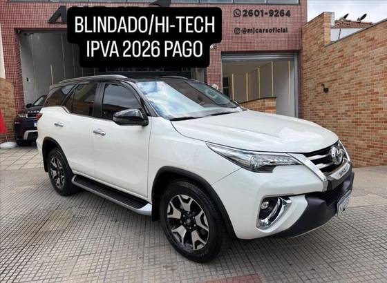 TOYOTA HILUX SW4 2.8 SRX DIAMOND 4X4 7 LUGARES 16V TURBO INTERCOOLER DIESEL 4P AUTOMÁTICO